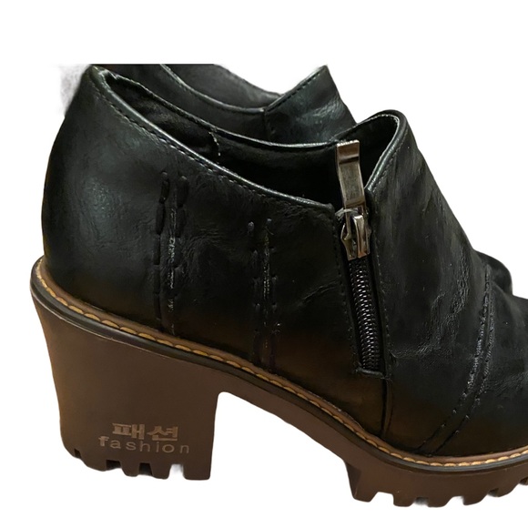 NWOT Black platform loafer heel ankle bootie - Picture 3 of 7